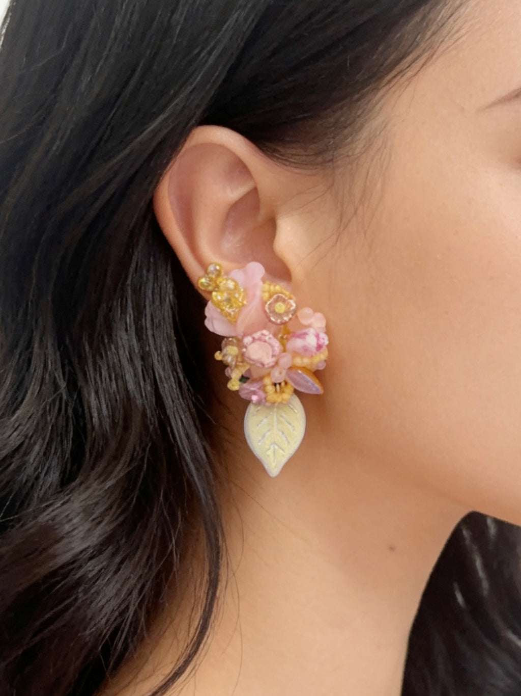 「Floral Cluster · In a leaf」Handmade Beaded Earrings