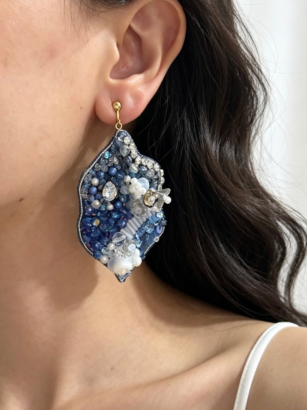 「Flower Bloom Island」Handmade Embroidered Earrings,Island-Shaped Beaded Earrings