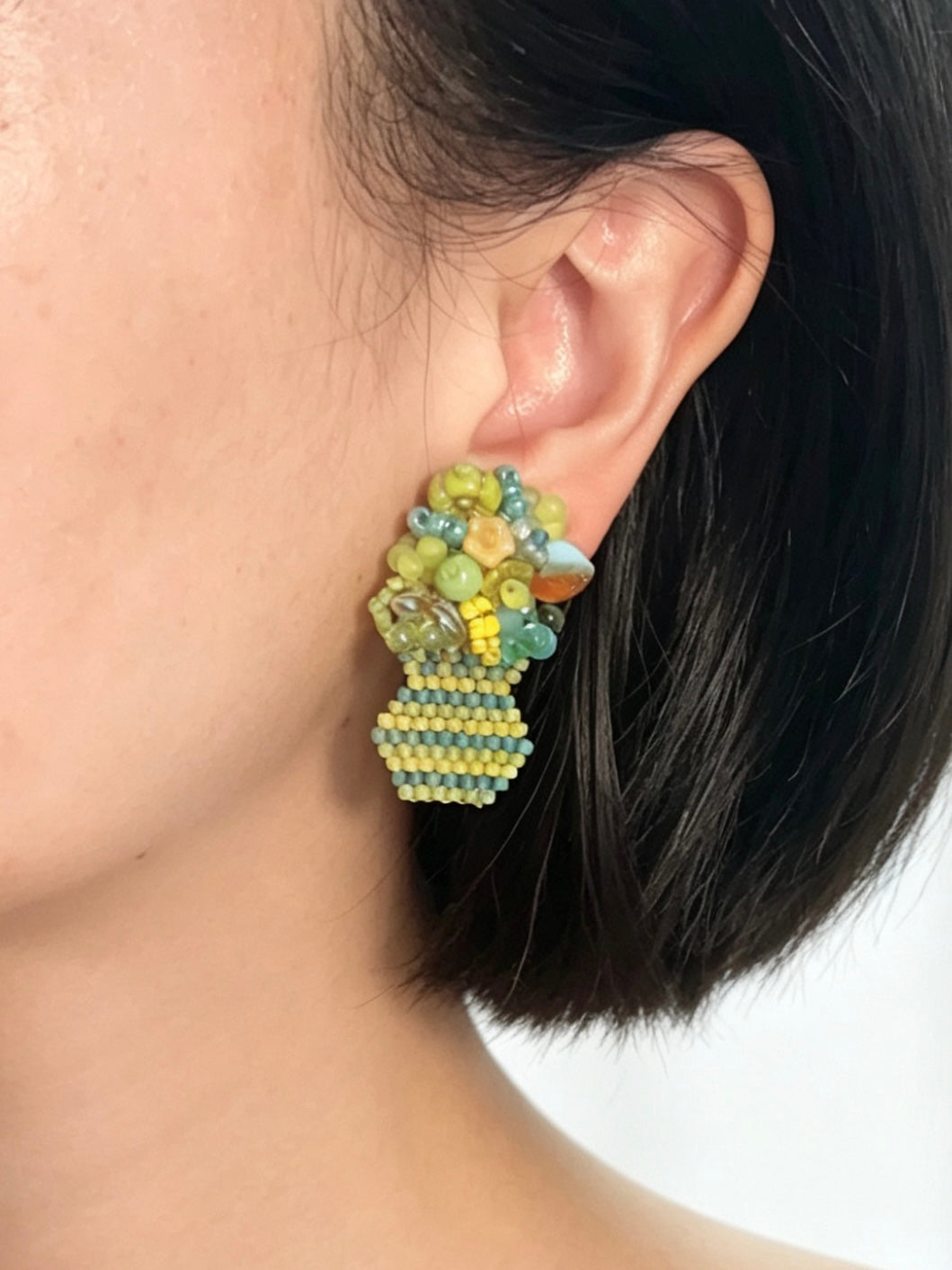 「Flat Vase」Handmade Floral Stud Earrings, Beaded Earrings for Vacations, Romantic Summer Looks