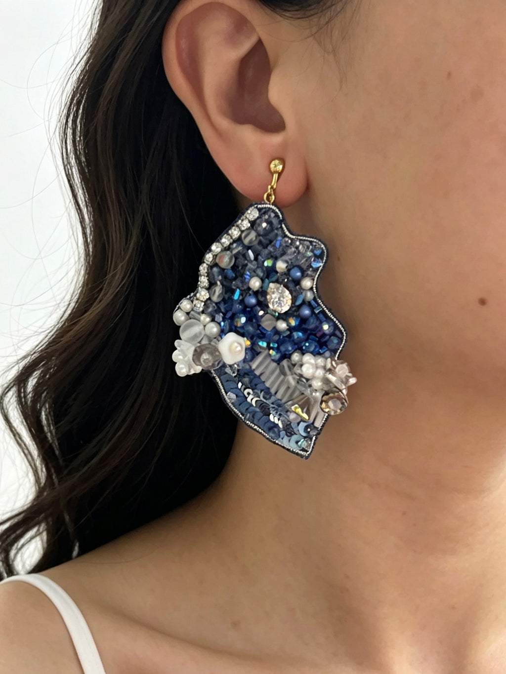 「Flower Bloom Island」Handmade Embroidered Earrings,Island-Shaped Beaded Earrings