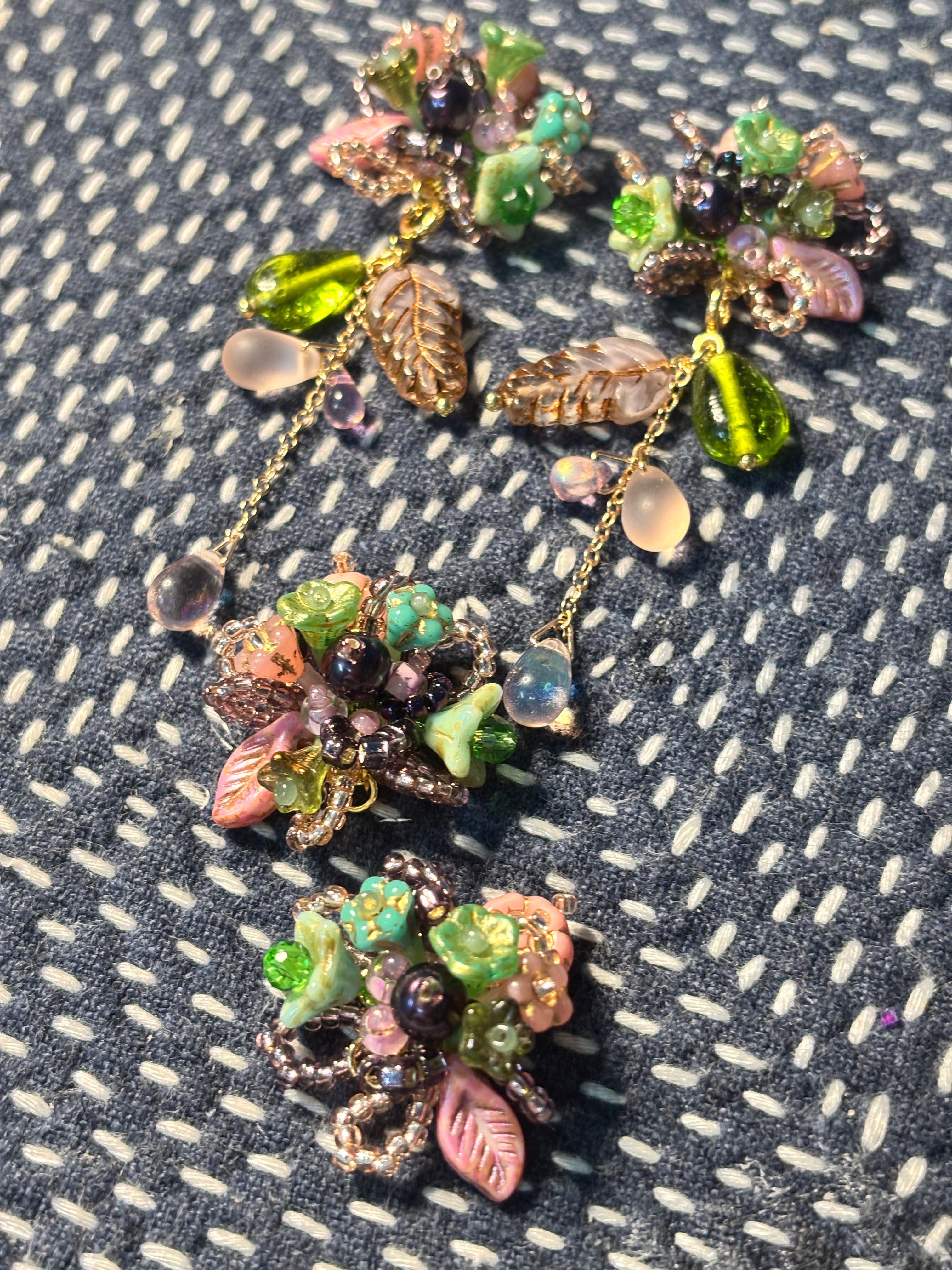 「Floral Cluster x Morning Dew」Handmade Beaded Flower Earrings Floral Stud Earrings
