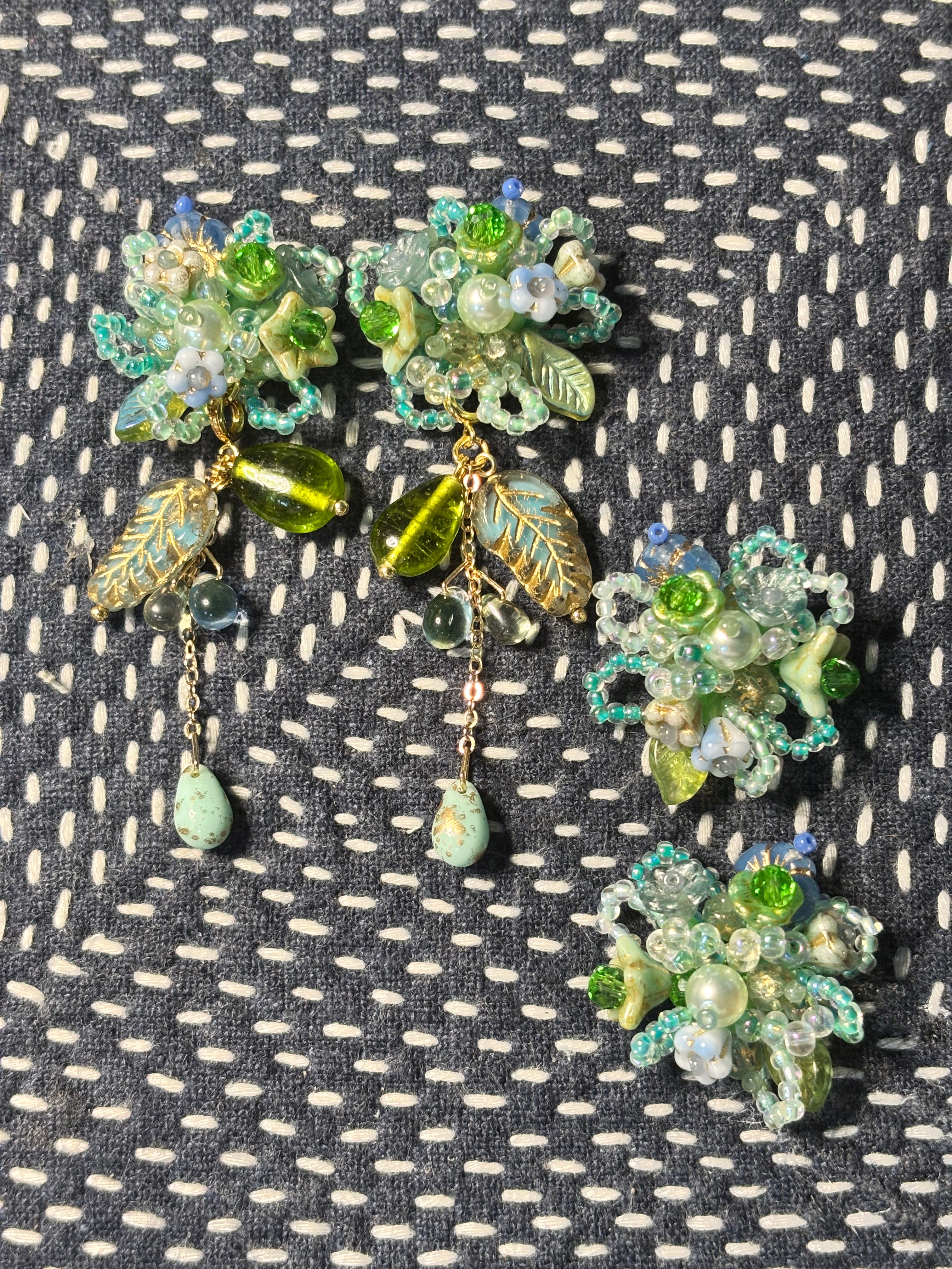 「Floral Cluster x Morning Dew」Handmade Beaded Flower Earrings Floral Stud Earrings