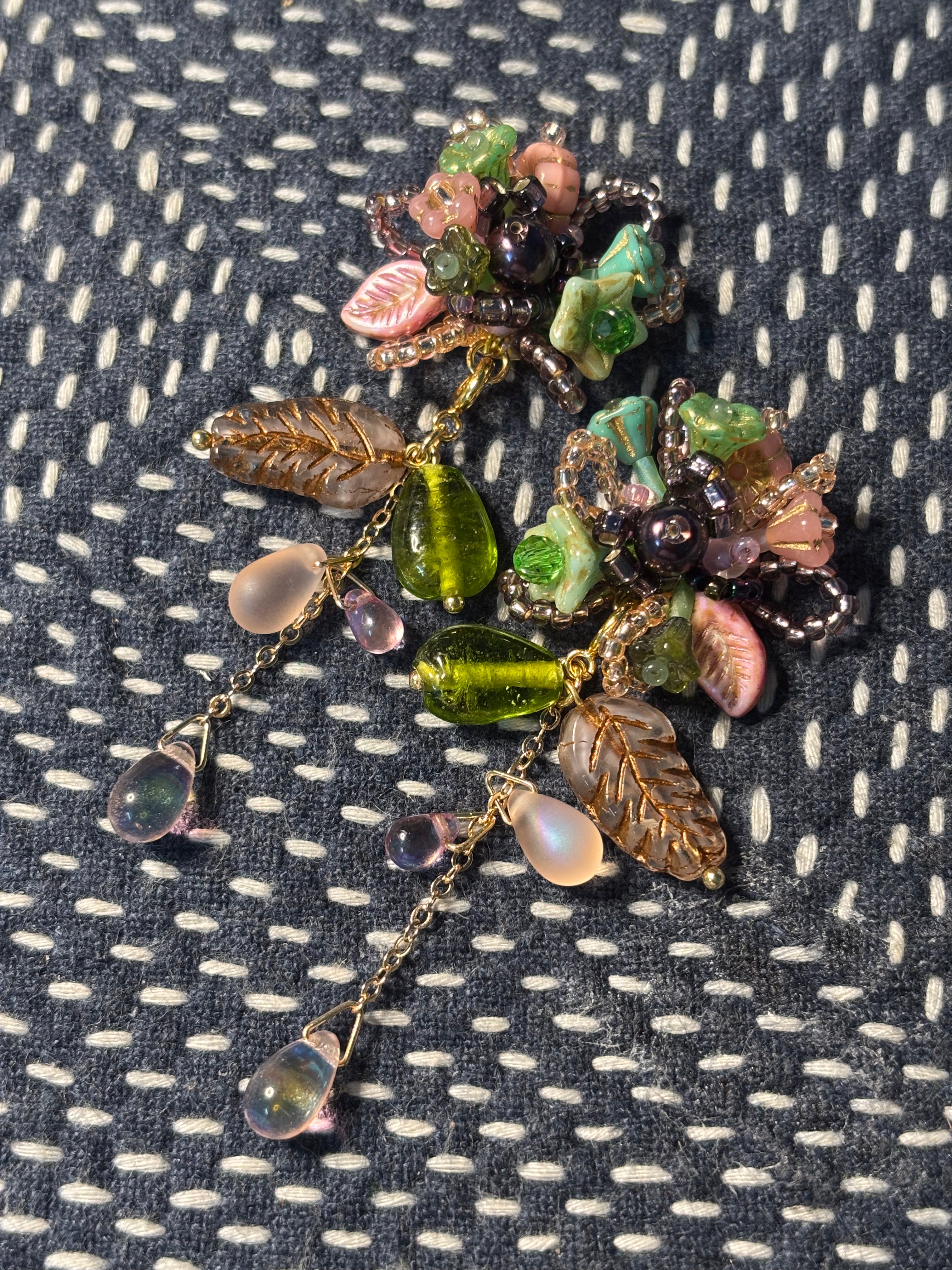 「Floral Cluster x Morning Dew」Handmade Beaded Flower Earrings Floral Stud Earrings