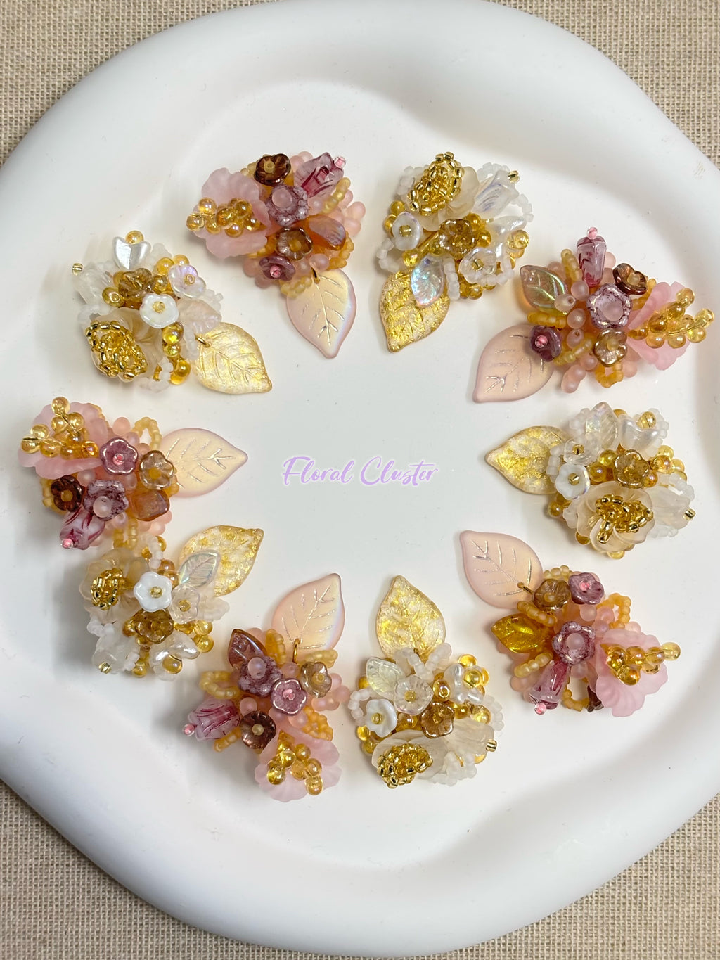 「Floral Cluster · In a leaf」Handmade Beaded Earrings