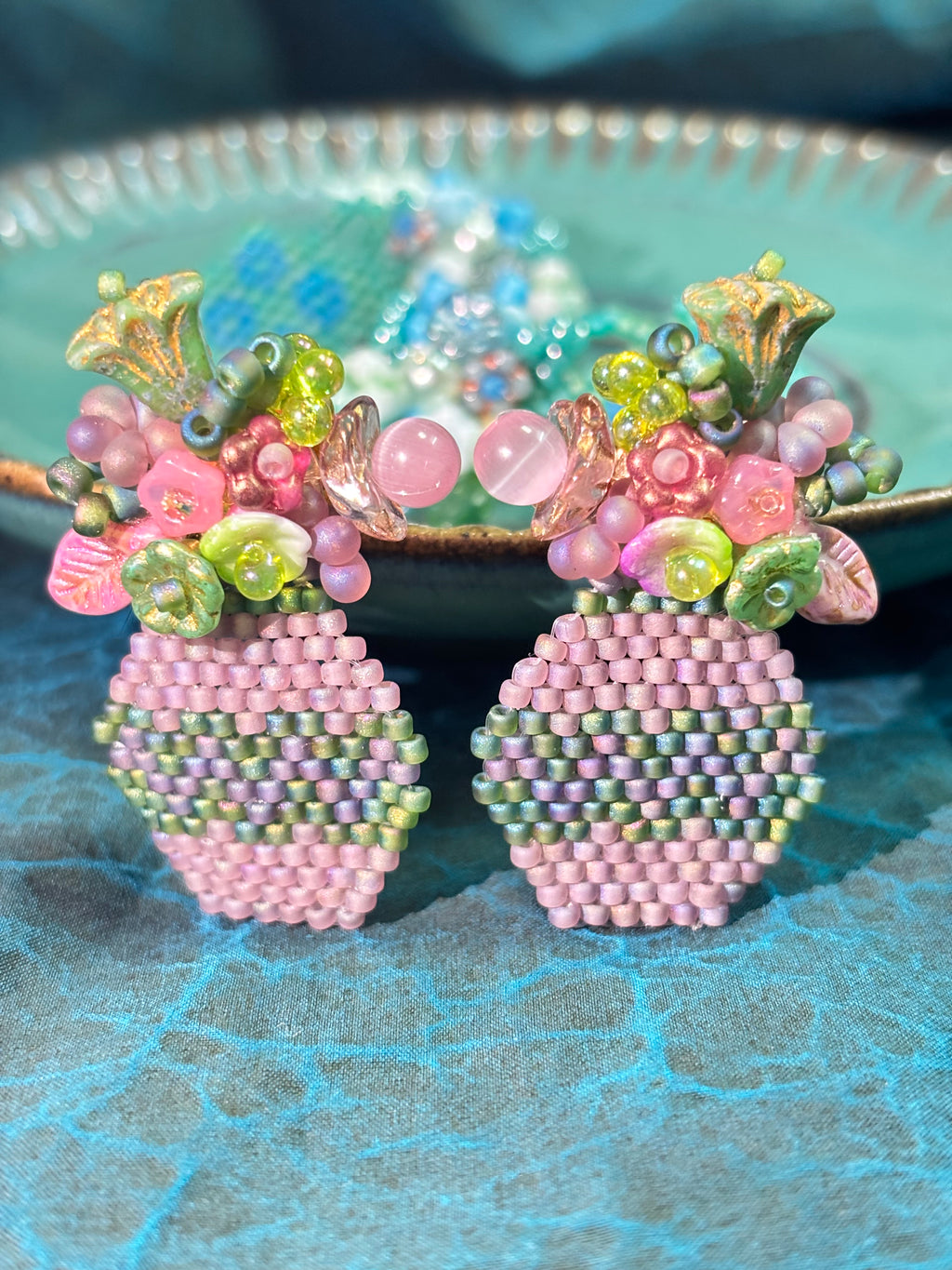 「Flat Vase」Handmade Beaded Floral Earrings