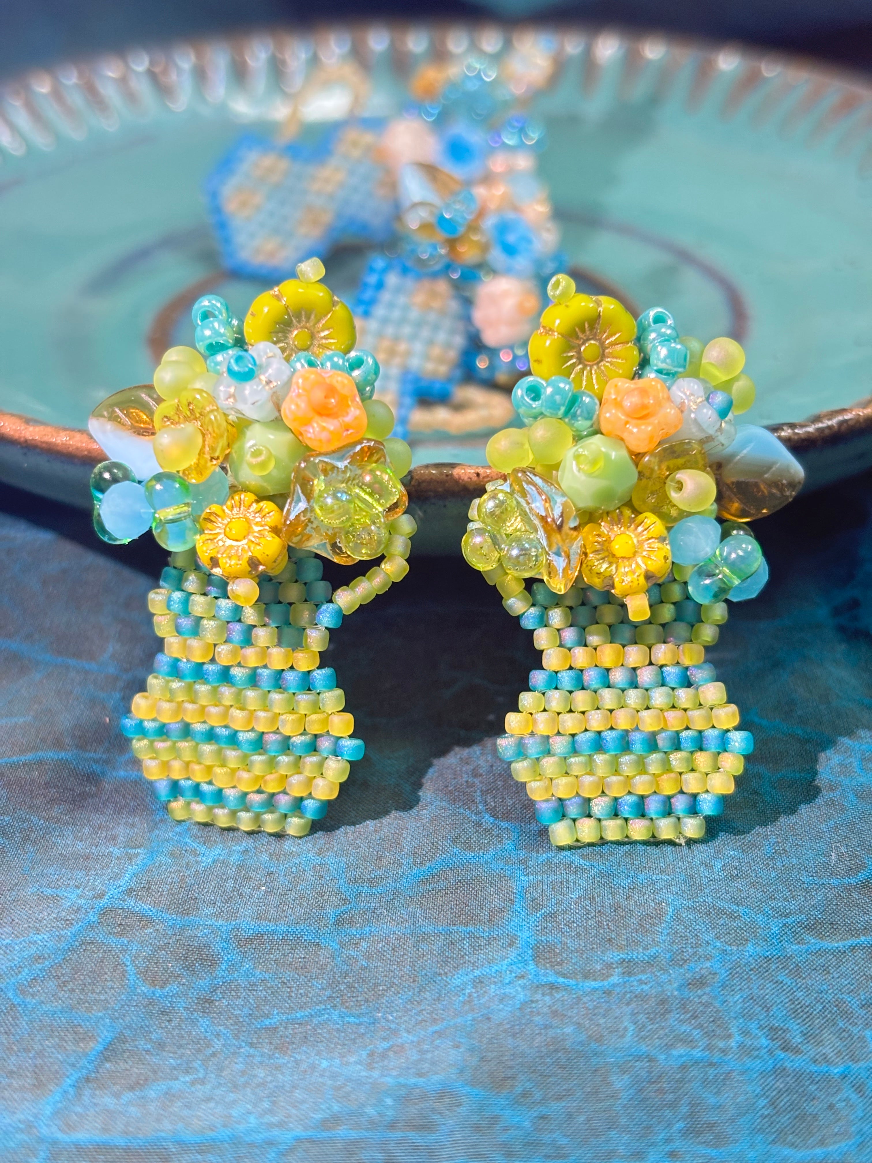 「Flat Vase」Handmade Floral Stud Earrings, Beaded Earrings for Vacations, Romantic Summer Looks