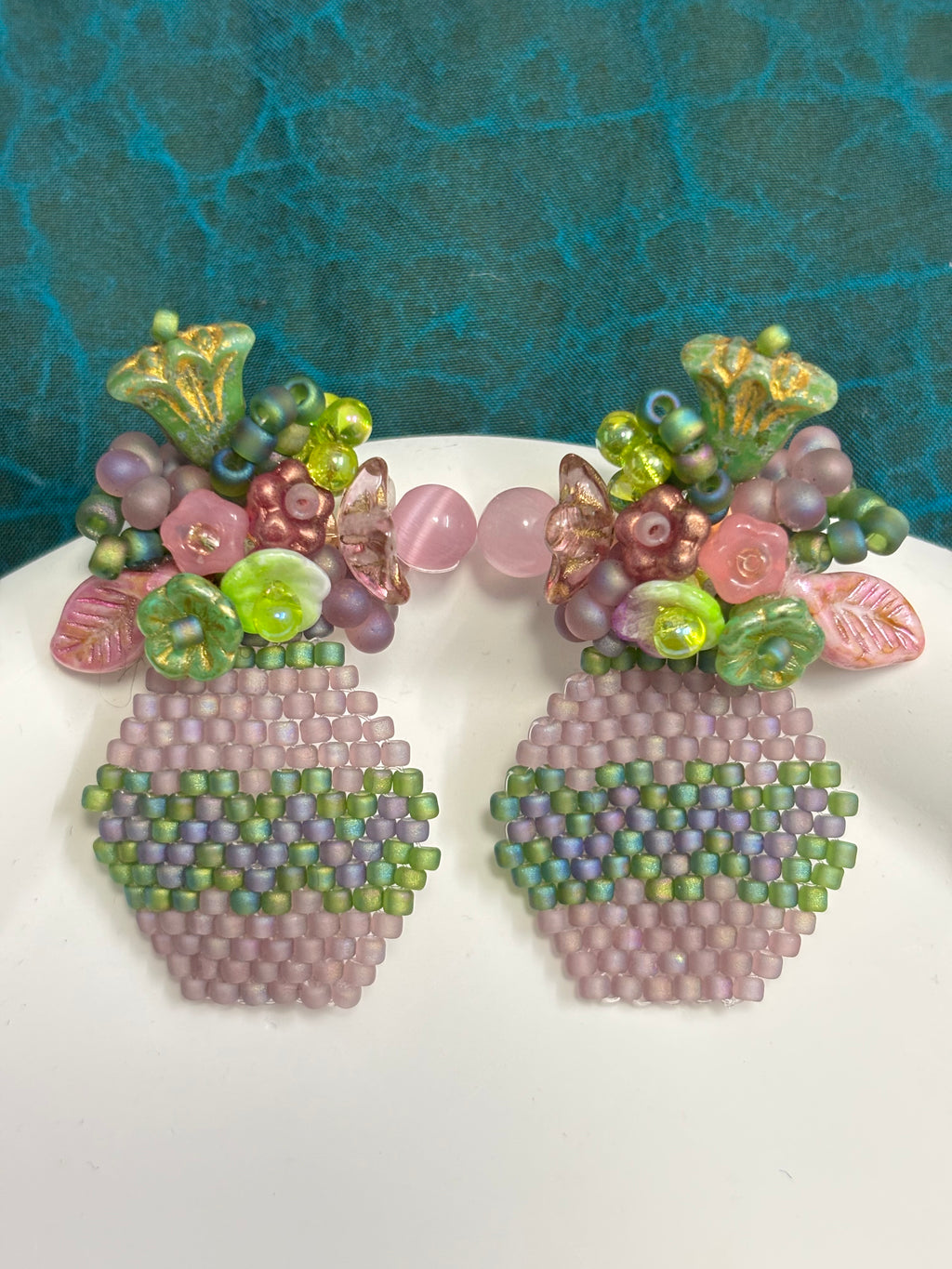 「Flat Vase」Handmade Beaded Floral Earrings