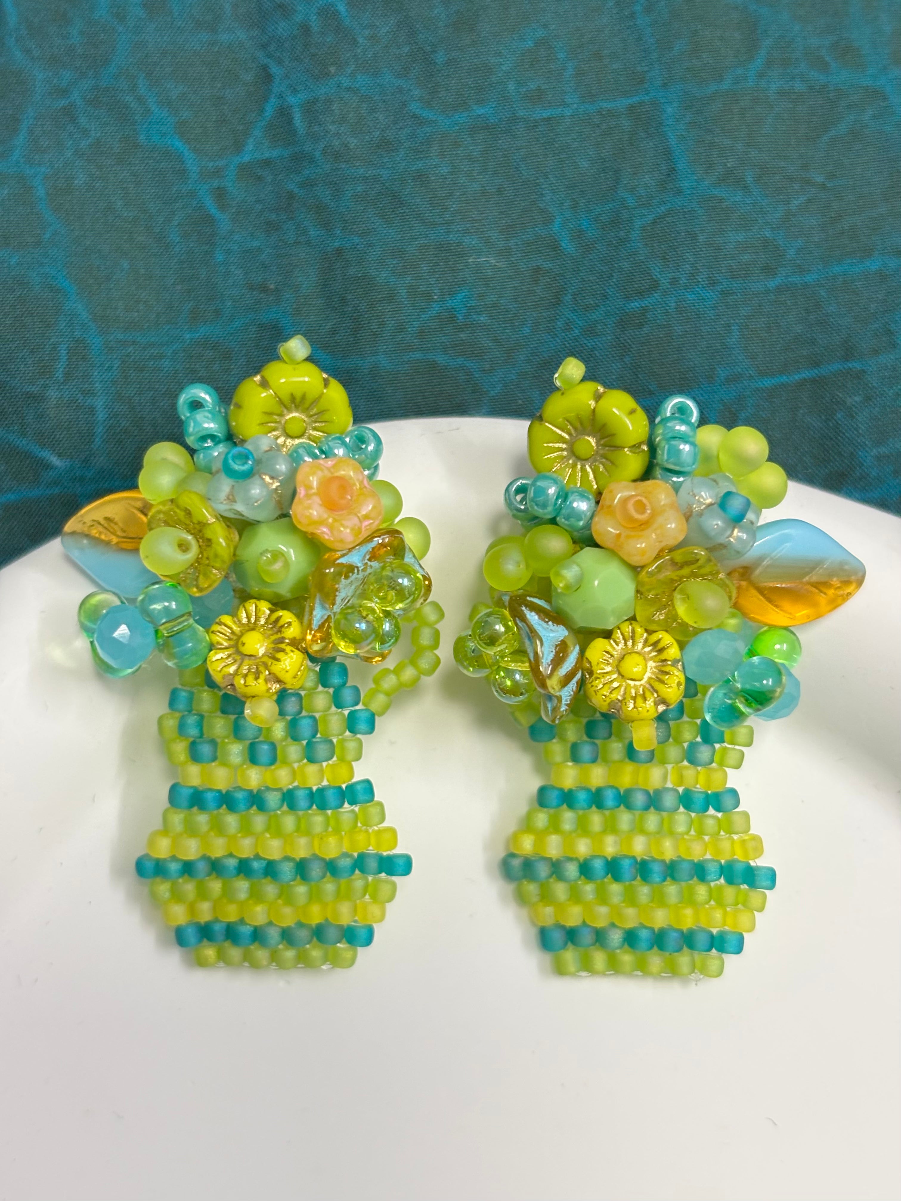 「Flat Vase」Handmade Floral Stud Earrings, Beaded Earrings for Vacations, Romantic Summer Looks