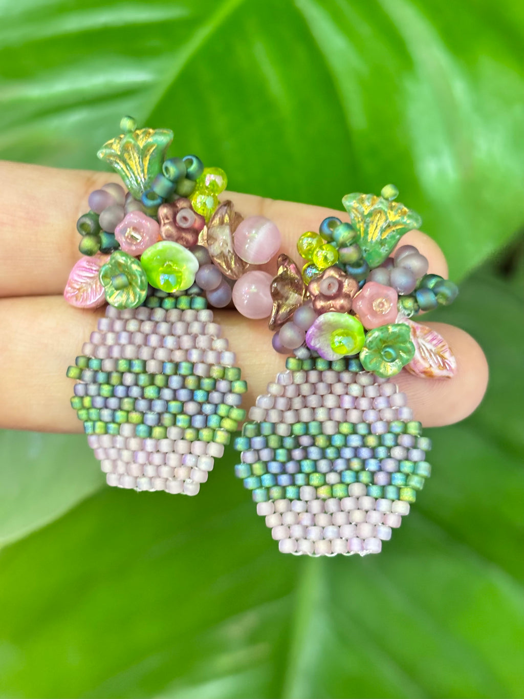 「Flat Vase」Handmade Beaded Floral Earrings