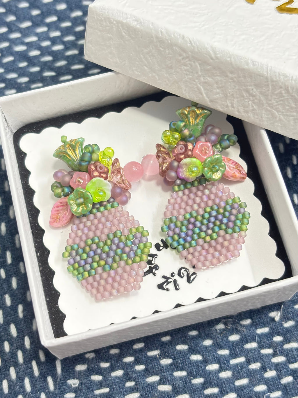 「Flat Vase」Handmade Beaded Floral Earrings