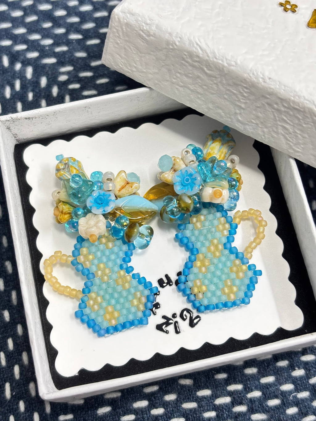 「Flat Vase」Handmade Flower Arrangement Earrings | Beaded Flower Jewelry