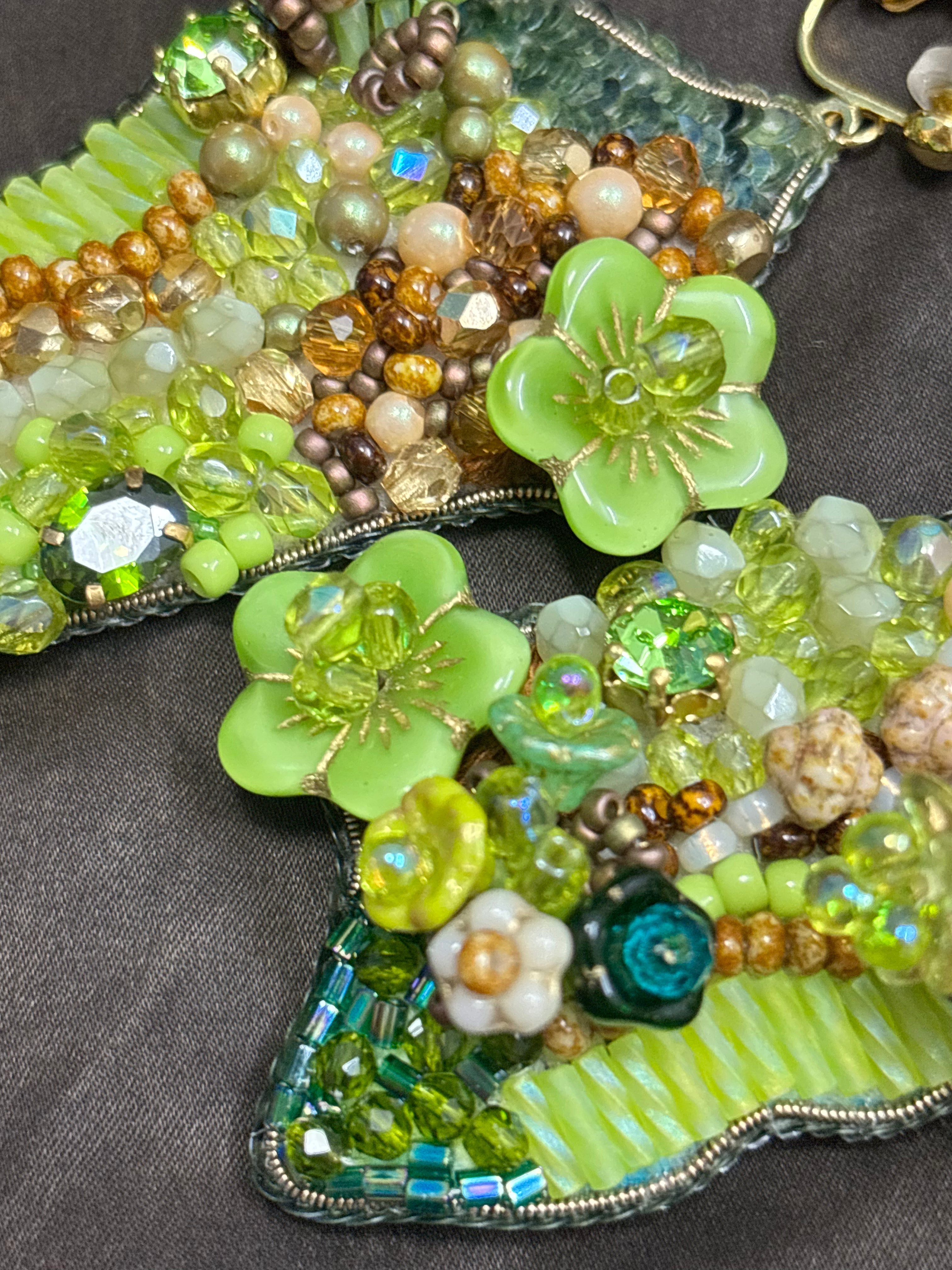 「Flower Bloom Island」Handmade Embroidered Earrings,Island-Shaped Beaded Earrings