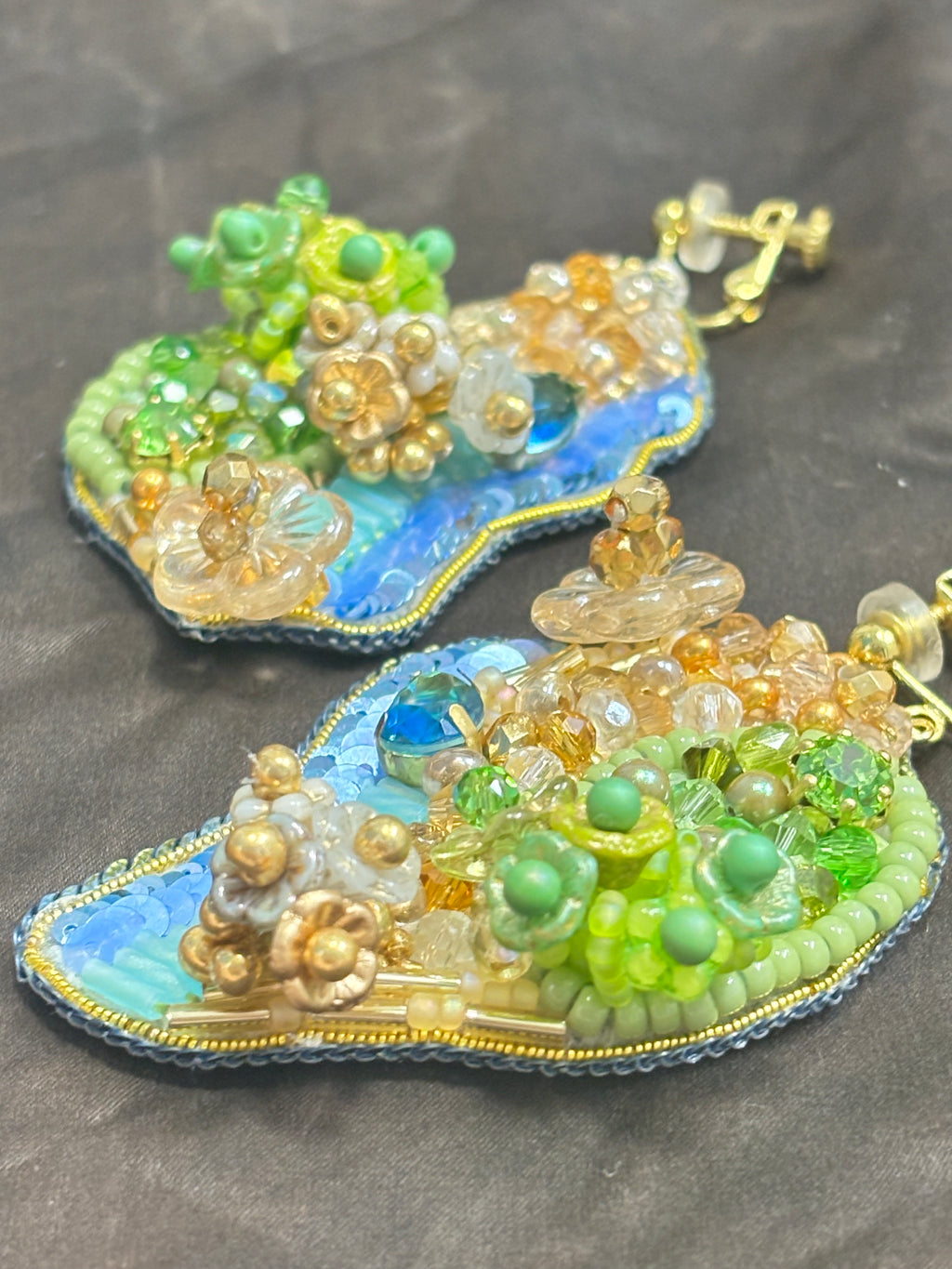 「Flower Bloom Island」Handmade Embroidered Earrings,Island-Shaped Beaded Earrings