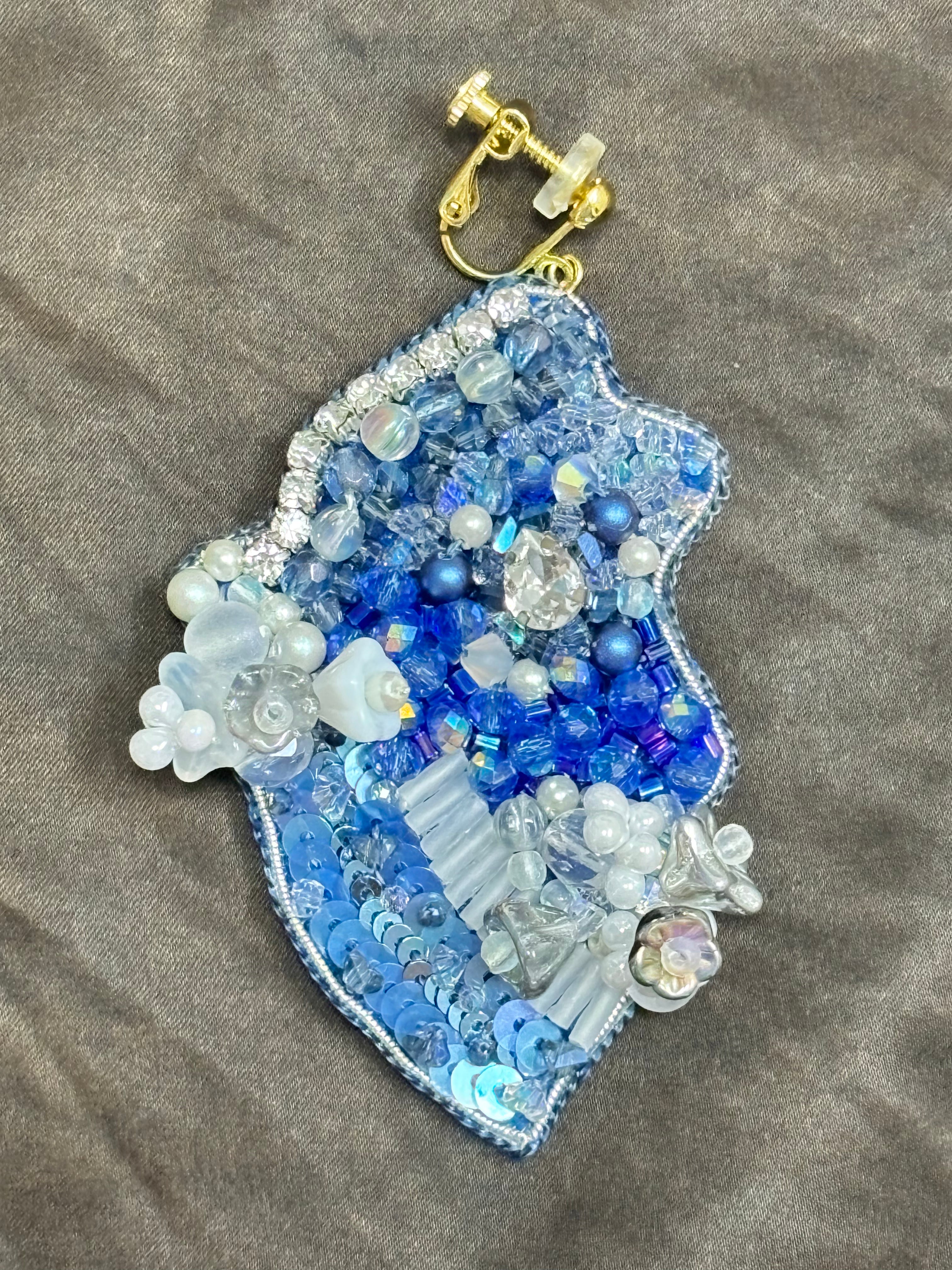 「Flower Bloom Island」Handmade Embroidered Earrings,Island-Shaped Beaded Earrings