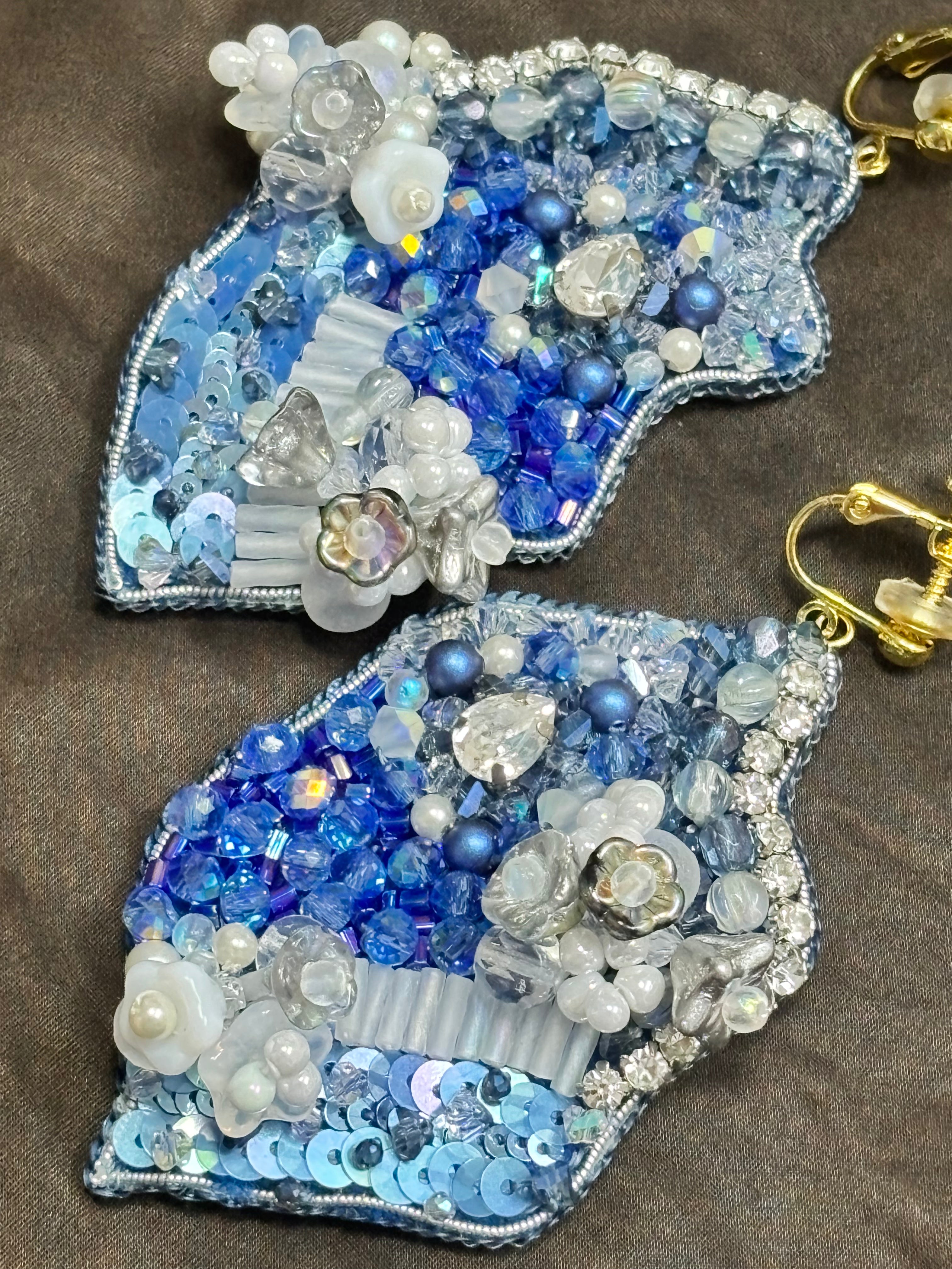 「Flower Bloom Island」Handmade Embroidered Earrings,Island-Shaped Beaded Earrings