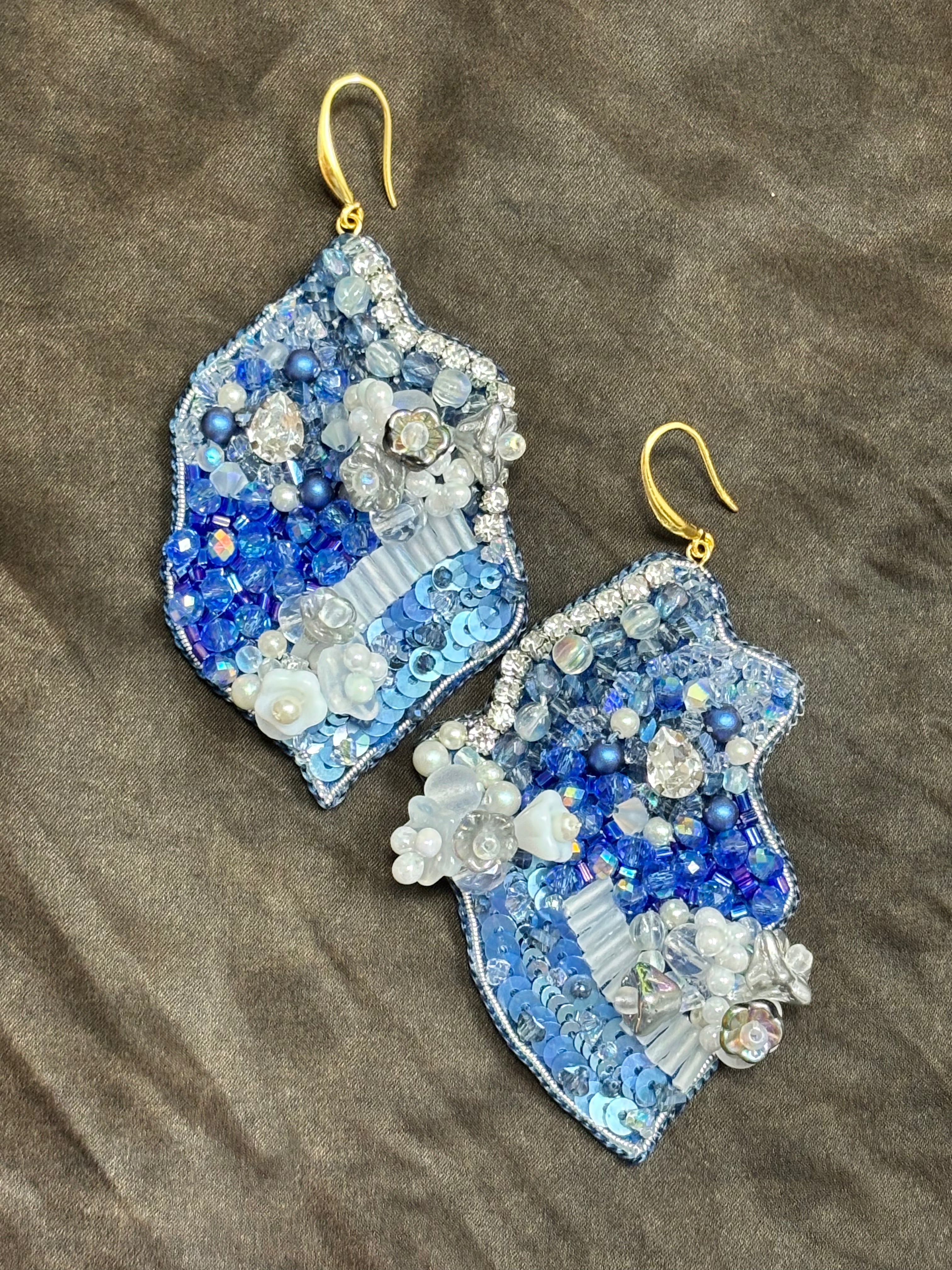 「Flower Bloom Island」Handmade Embroidered Earrings,Island-Shaped Beaded Earrings